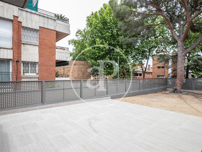 Vista exterior de Planta baixa en venda en  Barcelona Capital amb Aire condicionat, Terrassa i Traster