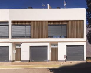 Exterior view of Single-family semi-detached for sale in  Albacete Capital  with Terrace and Swimming Pool