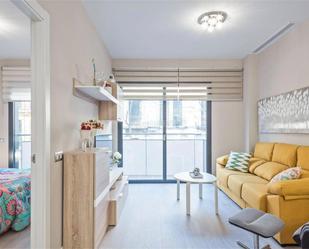 Living room of Flat for sale in  Barcelona Capital  with Air Conditioner, Heating and Community parking