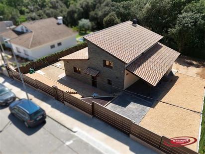 Vista exterior de Casa o xalet en venda en L'Ametlla del Vallès amb Terrassa