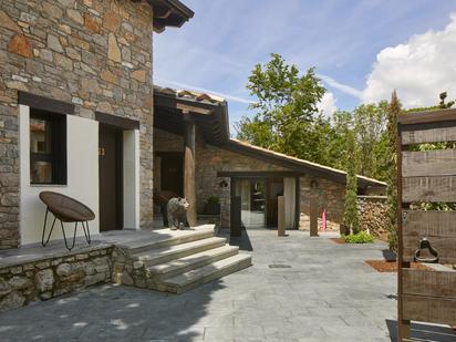 Vista exterior de Casa o xalet en venda en Bellver de Cerdanya amb Aire condicionat, Terrassa i Balcó