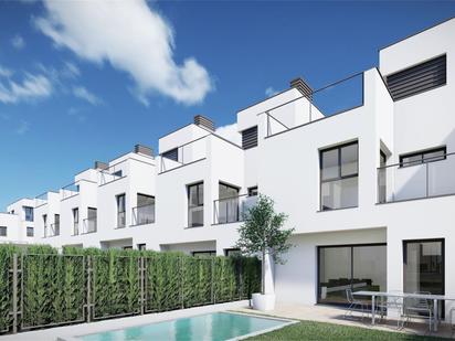 Exterior view of Single-family semi-detached for sale in Móstoles  with Terrace and Swimming Pool