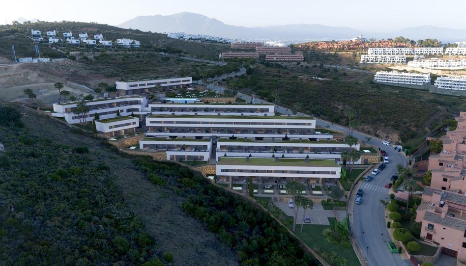 Foto 1 de vivenda d'obra nova a Pis en venda a Bahia las Rocas P, Chullera, Málaga