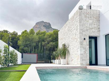 Jardí de Casa o xalet en venda en Polop amb Aire condicionat, Terrassa i Piscina