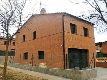 Vista exterior de Casa adosada en venda en Quart amb Aire condicionat i Terrassa