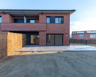 Vista exterior de Casa o xalet en venda en La Roca del Vallès amb Aire condicionat, Calefacció i Jardí privat