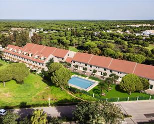 Vista exterior de Casa adosada en venda en Cartaya amb Aire condicionat, Jardí privat i Parquet