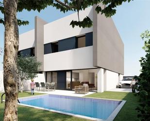 Exterior view of Single-family semi-detached for sale in Cambrils  with Air Conditioner, Heating and Private garden