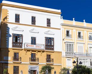 Exterior view of Duplex for sale in  Cádiz Capital  with Storage room